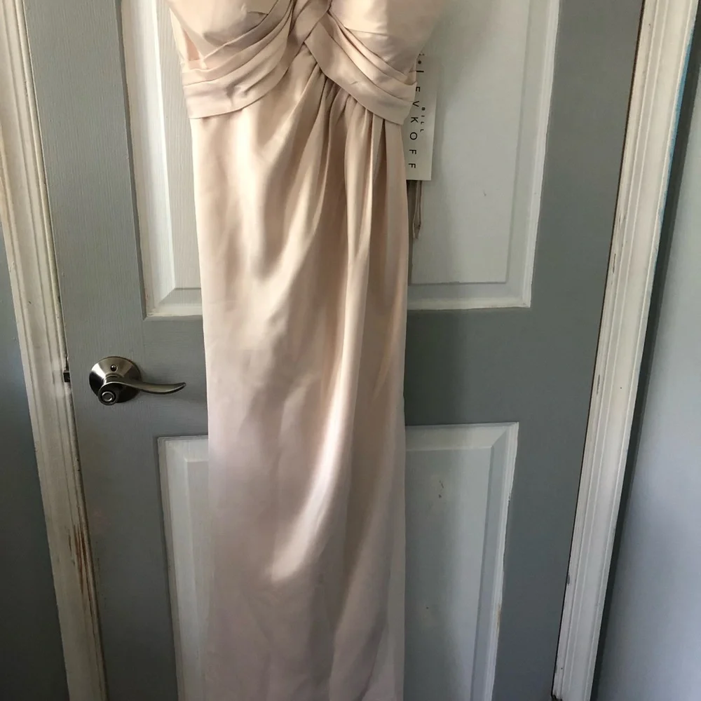 Beautiful new with tags Champagne gown - Picture 3 of 4